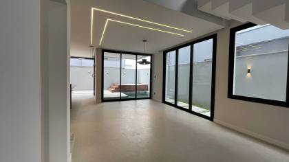 Casa de Luxo/ Condomínio Amarílis