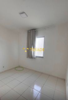 Alugo apartamento semi mobiliado 2/4 sendo uma suíte na avenida Artêmia Pires Sim
