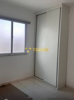 Alugo apartamento semi mobiliado 2/4 sendo uma suíte na avenida Artêmia Pires Sim