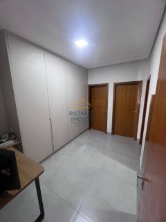 Casa Para Vender com 4 quartos 2 suítes no bairro Parque do Principe em Paracatu