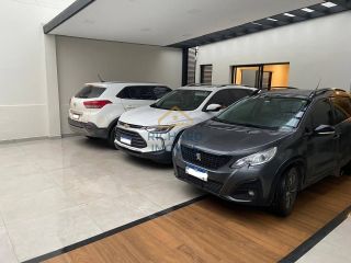 Casa Para Vender com 4 quartos 2 suítes no bairro Parque do Principe em Paracatu