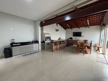Casa Para Vender com 3 quartos 1 suítes no bairro Parque do Principe em Paracatu