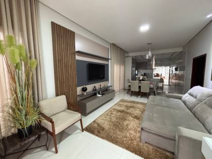 Casa Para Vender com 3 quartos 1 suítes no bairro Parque do Principe em Paracatu