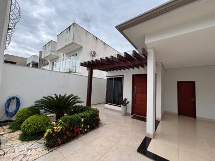 Casa Para Vender com 3 quartos 1 suítes no bairro Parque do Principe em Paracatu
