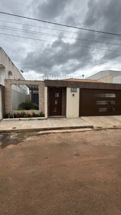 Casa Para Vender com 3 quartos 1 suítes no bairro Parque do Principe em Paracatu
