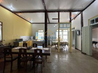 Casa Para Vender com 6 quartos 3 suítes no bairro Centro em Paracatu
