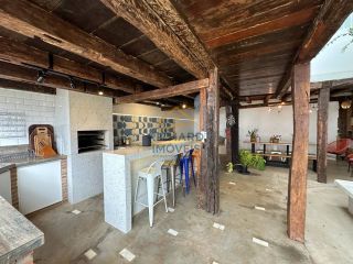 Casa Para Vender com 6 quartos 3 suítes no bairro Centro em Paracatu