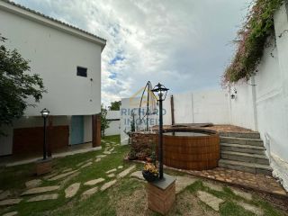 Casa Para Vender com 6 quartos 3 suítes no bairro Centro em Paracatu