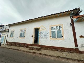 Casa Para Vender com 6 quartos 3 suítes no bairro Centro em Paracatu