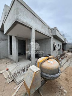 Casa de Esquina com 3 Quartos Sendo 1 Suíte no Luar da Barra
