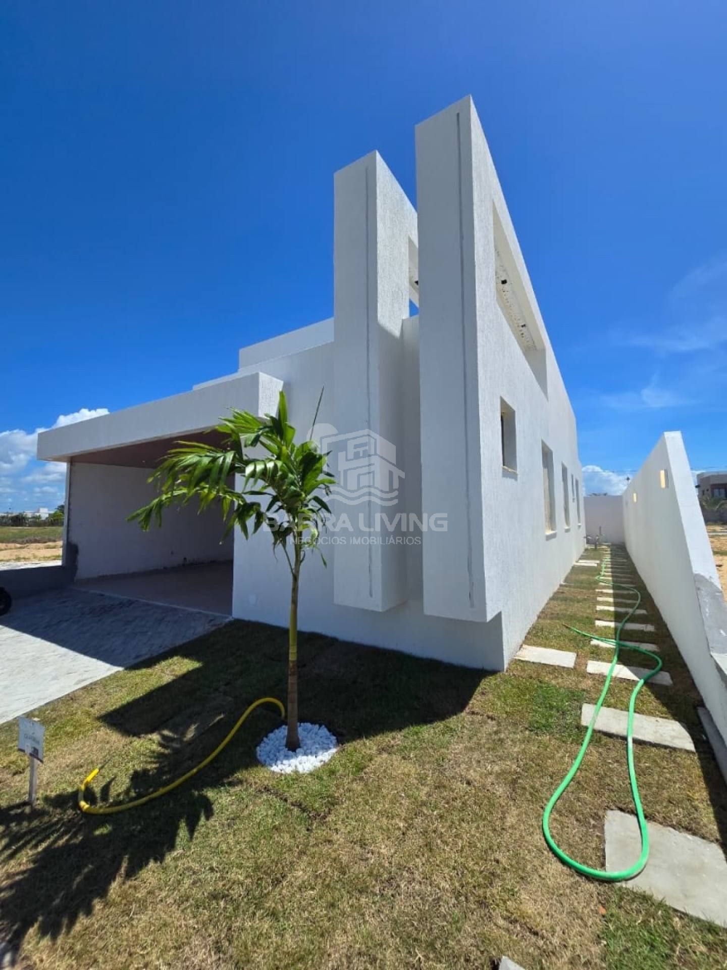 Casa no Condomínio Sunset Beach Residence com 3 quartos 1 suíte, 2 Semi Suítes e piscina