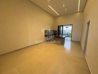 Casa com 3 quartos sendo 1 suíte no cond. Padang