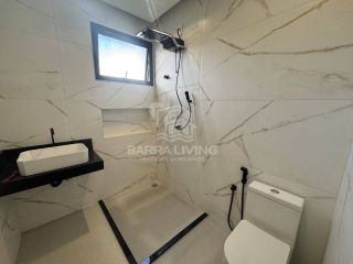 Casa com 3 quartos sendo 1 suíte no cond. Padang