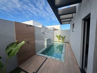 Casa com 3 quartos sendo 1 suíte no cond. Padang
