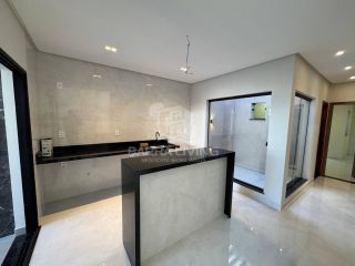 Casa com 3 quartos 1 suíte no Luar da Barra