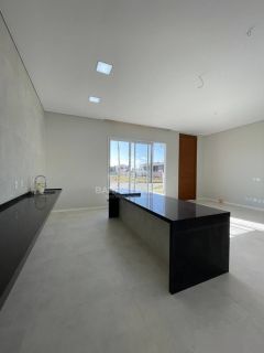 Casa com 3 quartos sendo 1 suíte no Ville Al Maré