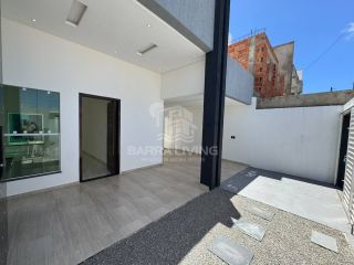 Casa com 3 quartos sendo 1 suíte no Luar da Barra
