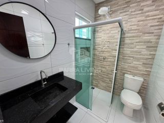 Casa com 3 quartos sendo 1 suíte no Luar da Barra