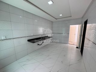 Casa com 3 quartos sendo 1 suíte no Luar da Barra