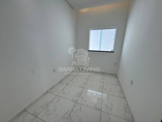 Casa com 3 quartos sendo 1 suíte no Luar da Barra