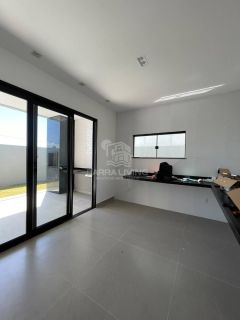 Casa com 3 quartos sendo 1 suíte no Condomínio Sunset