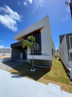 Casa com 3 quartos sendo 2 suítes no Condomínio Padang