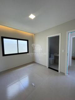 Casa com 3 quartos sendo 2 suítes no Condomínio Padang