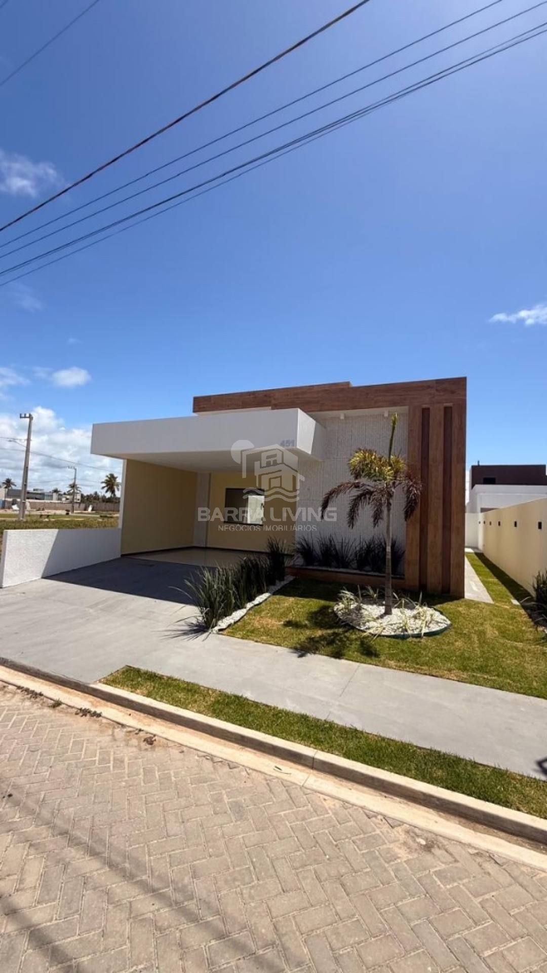 Casa no Condomínio Padang com 3 Quartos sendo 1 Suíte e Piscina