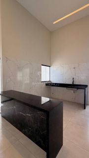 Casa no Condomínio Padang com 3 Quartos sendo 1 Suíte e Piscina