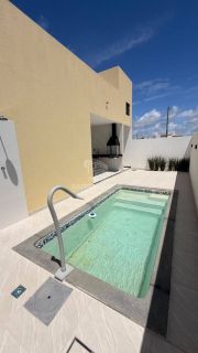 Casa no Condomínio Padang com 3 Quartos sendo 1 Suíte e Piscina