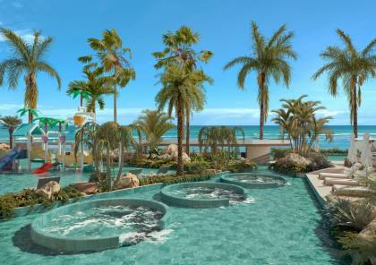 Apartamento Com 1 Quarto em Resort à Beira Mar de Maragogi