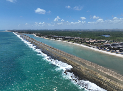 Não deixe de faturar alto nesse verão! Apartamento PRONTO à beira-mar de Muro Alto, Porto de Galinhas
