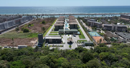 Vendo apartamento PRONTO à beira-mar de Muro Alto, para uso ou rentabilizar, no melhor trecho de praia de toda a região.