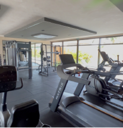 Vendo apartamento PRONTO à beira-mar de Muro Alto, para uso ou rentabilizar, no melhor trecho de praia de toda a região.