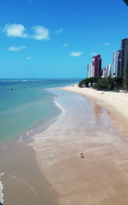 Vendo lindo flat à beira-mar de Candeias, no melhor trecho de mar para banho e com segurança.