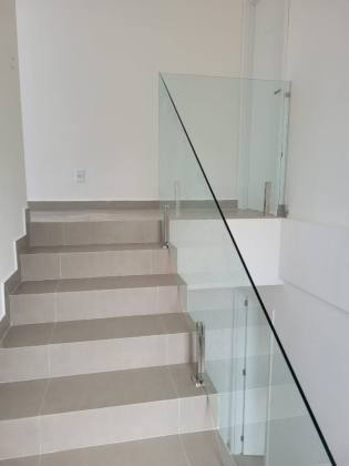 Vendo lindíssima casa em condomínio fechado beira-mar em Milagres.