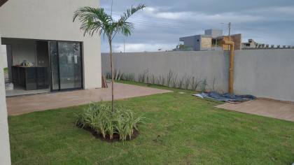 Vendo lindíssima casa em condomínio fechado beira-mar em Milagres.