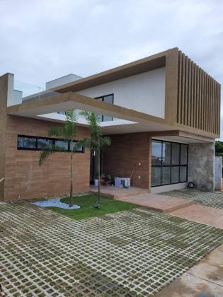 Vendo lindíssima casa em condomínio fechado beira-mar em Milagres.