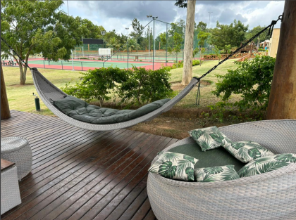 Invista ou construa no Alphaville Pernambuco 1, em um terreno diferenciado e lindo!