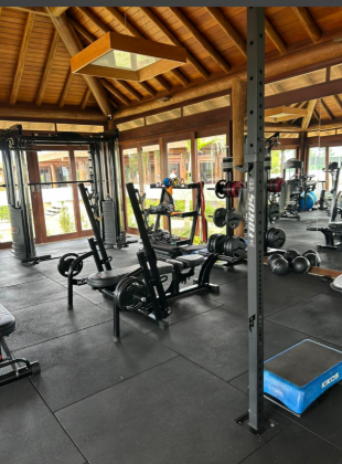 Invista ou construa no Alphaville Pernambuco 1, em um terreno diferenciado e lindo!