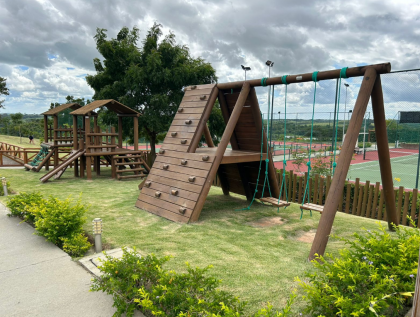 Invista ou construa no Alphaville Pernambuco 1, em um terreno diferenciado e lindo!