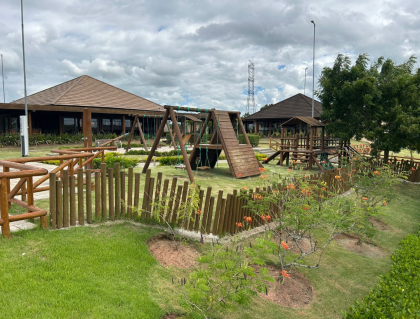 Invista ou construa no Alphaville Pernambuco 1, em um terreno diferenciado e lindo!