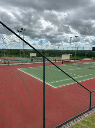 Invista ou construa no Alphaville Pernambuco 1, em um terreno diferenciado e lindo!