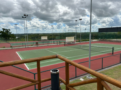 Invista ou construa no Alphaville Pernambuco 1, em um terreno diferenciado e lindo!