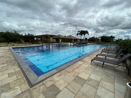 Invista ou construa no Alphaville Pernambuco 1, em um terreno diferenciado e lindo!