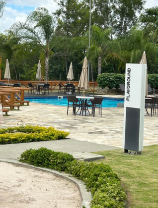 Invista ou construa no Alphaville Pernambuco 1, em um terreno diferenciado e lindo!