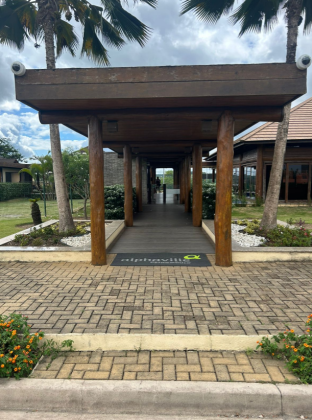 Invista ou construa no Alphaville Pernambuco 1, em um terreno diferenciado e lindo!