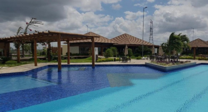 Invista ou construa no Alphaville Pernambuco 1, em um terreno diferenciado e lindo!