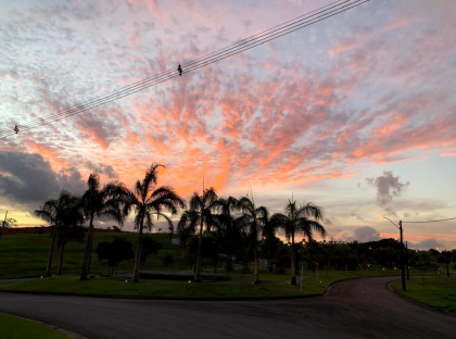 Invista ou construa no Alphaville Pernambuco 1, em um terreno diferenciado e lindo!
