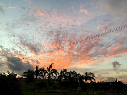 Invista ou construa no Alphaville Pernambuco 1, em um terreno diferenciado e lindo!